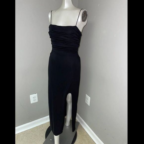 Elegant Black Spaghetti Strap Dress - Picture 7 of 10